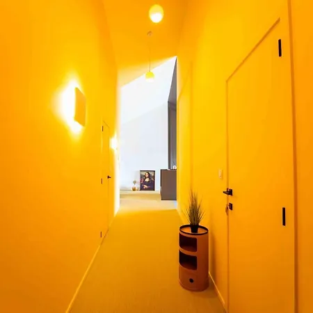 Luxury Penthouse & Terrace - Center Apartman Mons