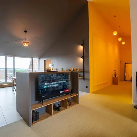 Luxury Penthouse & Terrace - Center Apartment Mons
