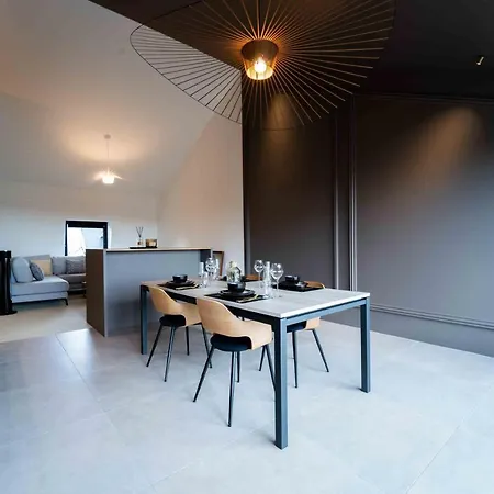 Luxury Penthouse & Terrace - Center Apartment